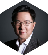 保利影业党委书记、总经理，保利文娱科技总经理。清华大学中国产业发展研究中心特约研究员，全国电影标准化技术委员会委员